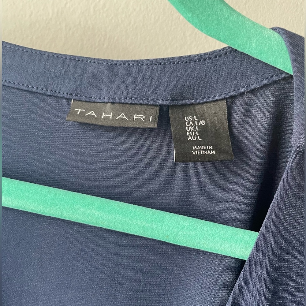 Tahari Navy faux wrap shirt with tie, size L - Picture 3 of 3